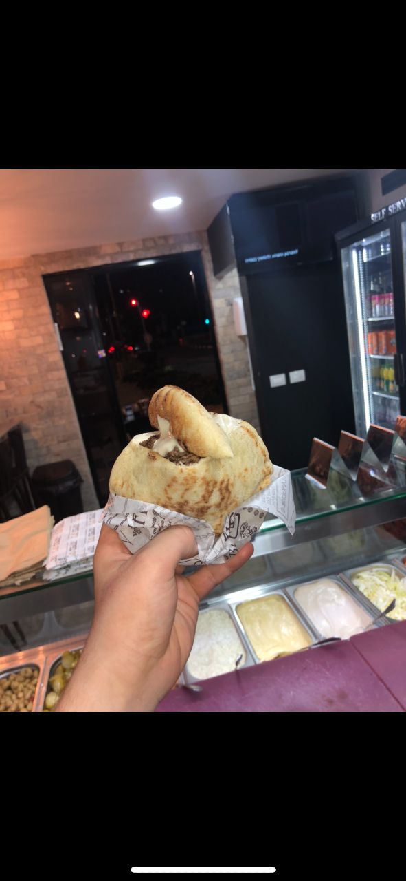 ביס_בפיתה